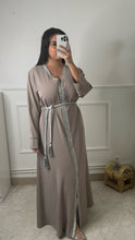 Charger l&#39;image dans la galerie, Abaya taupe PREMIUM