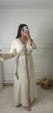 Charger l&#39;image dans la galerie, Abaya satinée crème PREMIUM